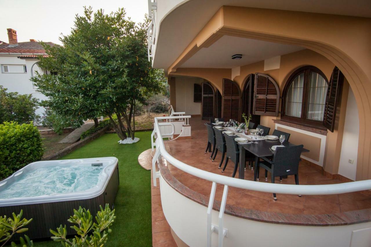 Villa Royale Krk Krk Town Exteriör bild